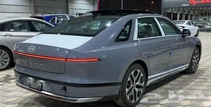 تتوفر فئات ازيرا 2025 اصفار لمبيعات البنوك بأقل ربح 3