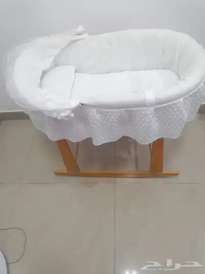 سرير بيبي هزاز مع قاعدة 1
