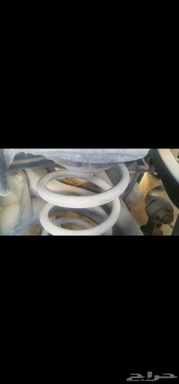 اودي A4 2015 يوجد لديه بعض القطع الخلفيه يمين ويسار 6