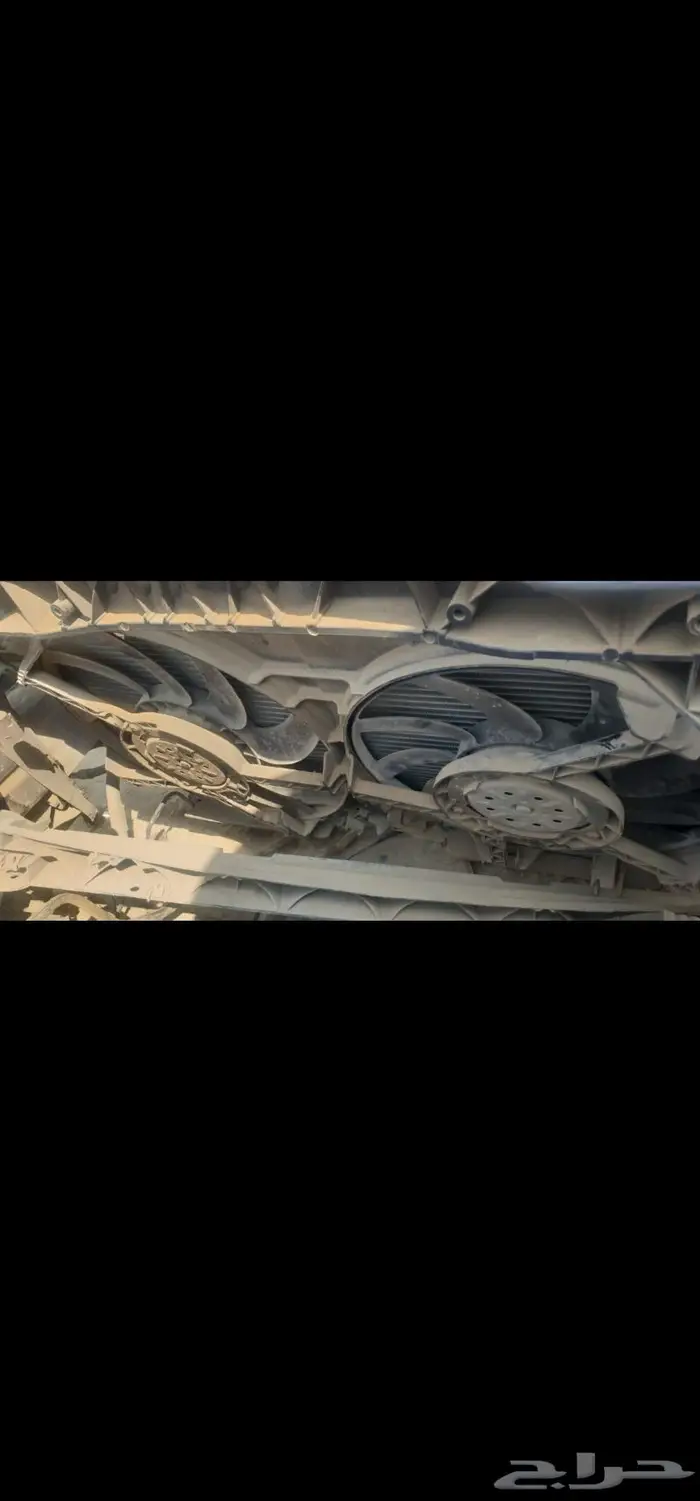 اودي A4 2015 يوجد لديه بعض القطع الخلفيه يمين ويسار 8