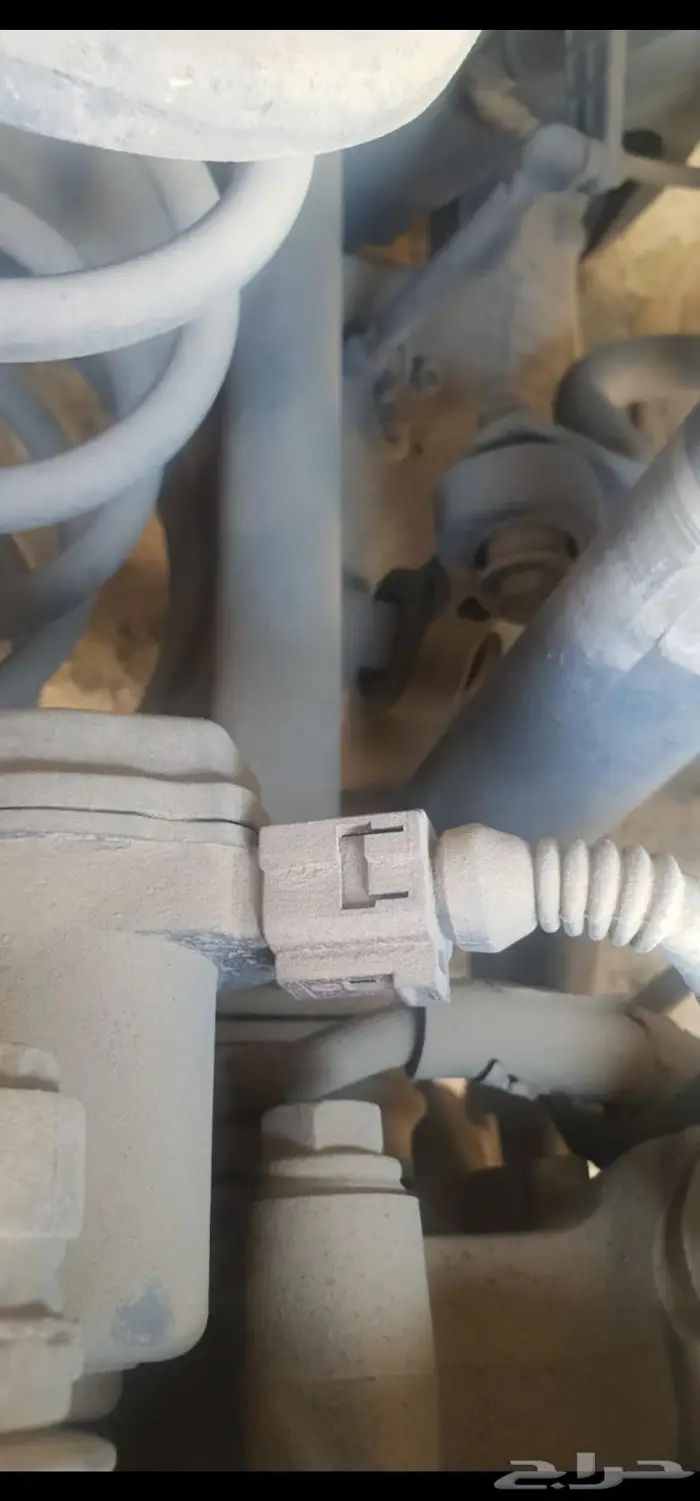 اودي A4 2015 يوجد لديه بعض القطع الخلفيه يمين ويسار 7