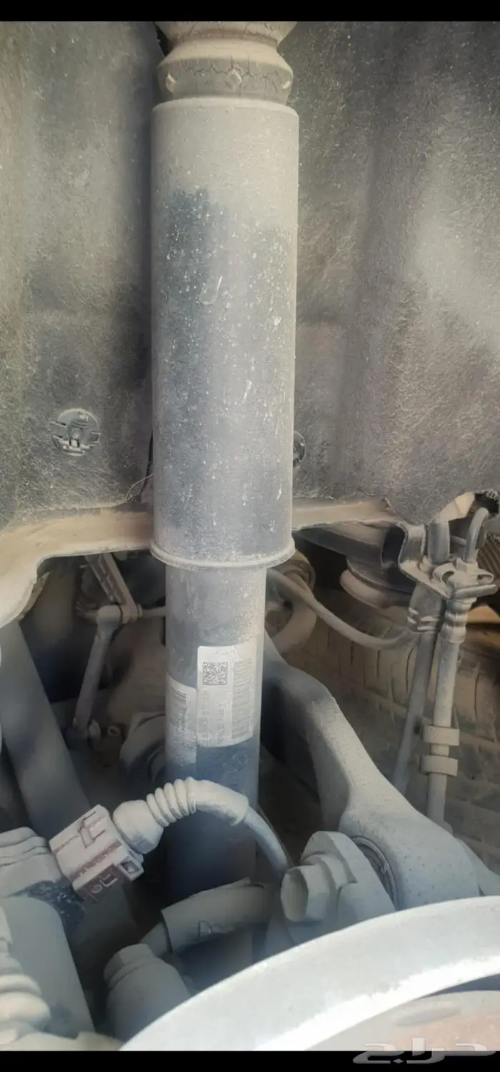 اودي A4 2015 يوجد لديه بعض القطع الخلفيه يمين ويسار 1