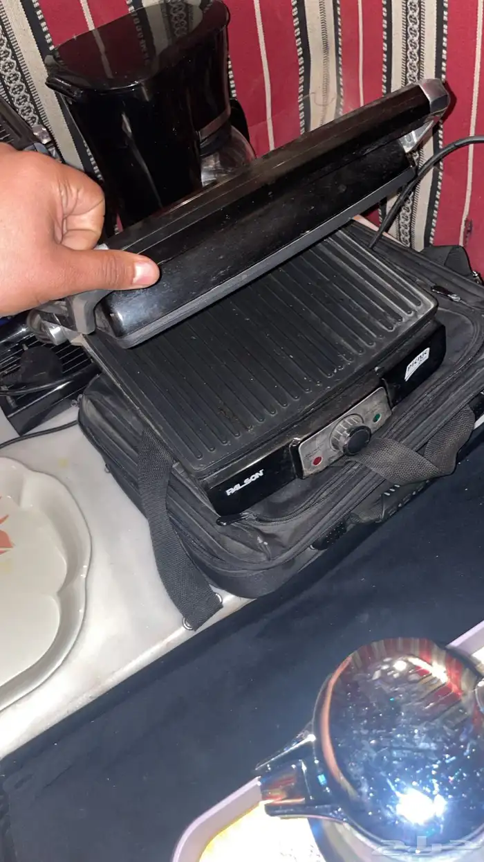 مكتب  كنب في حاله جيده فلتر هواء منقي 2