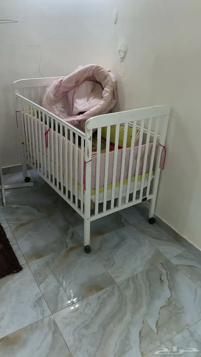 مكتب  كنب في حاله جيده فلتر هواء منقي 9