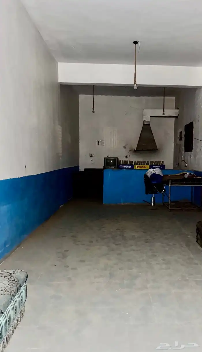 محل الايجار على طريق عقبة شعار 1