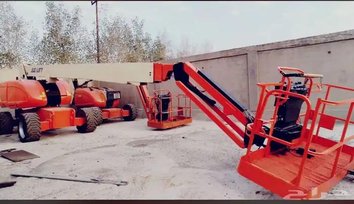 سقالات رافعات سله مان لفت - سيزر لفت للايجار 1