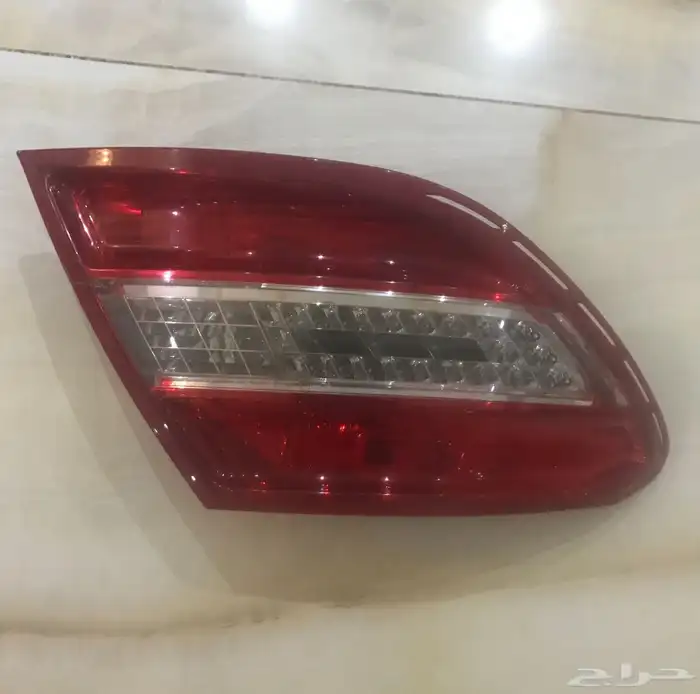 شماعات خلفيه مرسيدس c class 2011 1
