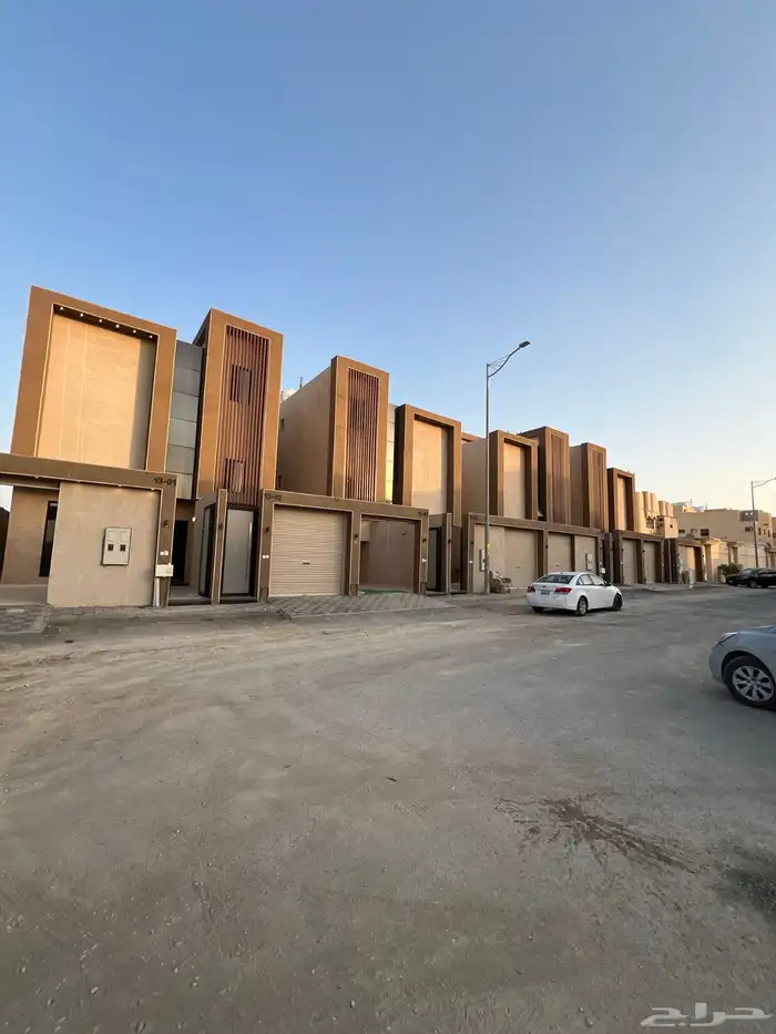أدوار للبيع كل بصك المساحة 330 الموقع في بداية الشفاء 0