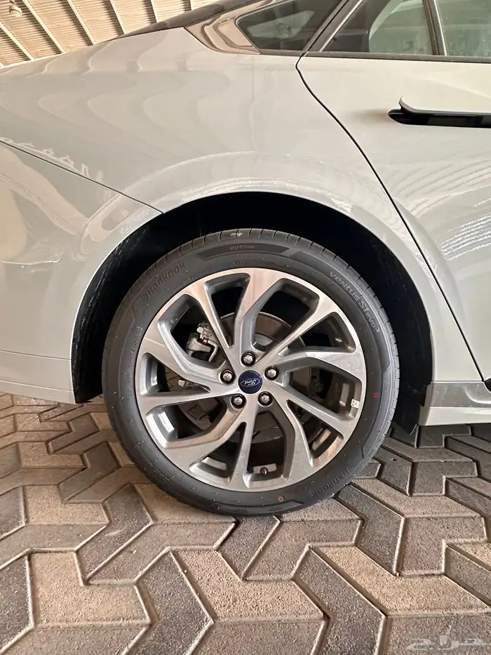 فورد تورس تيتانيوم 2025 خصم خاص 16