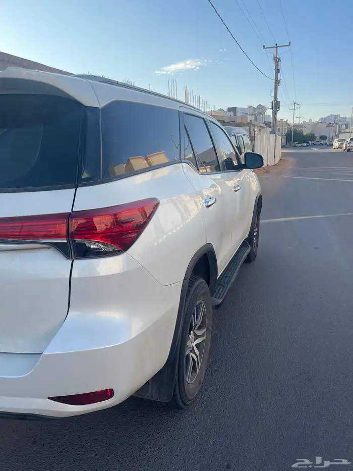 للبيع فورتشنر تويوتا شبه جديد 3