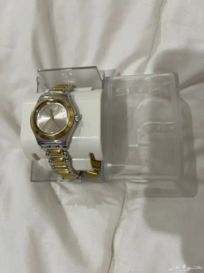 ساعة سواتش بحالة ممتازة جدا واستخدام نظيف جدا مرا وحده بس 1