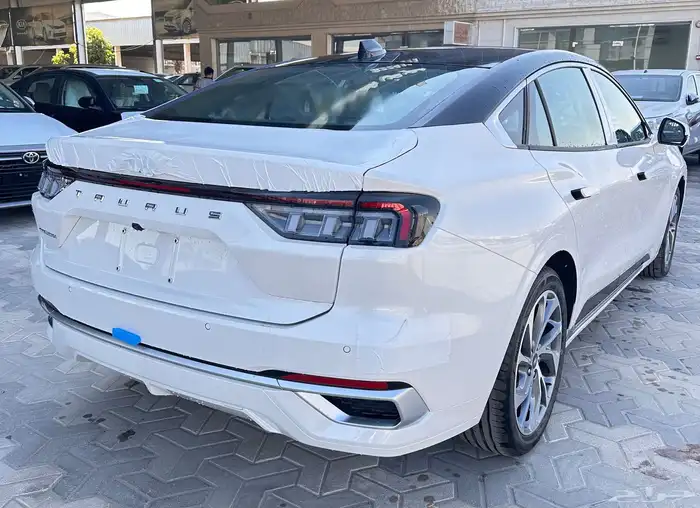 فورد تورس تيتانيوم 2025 خصم خاص 3