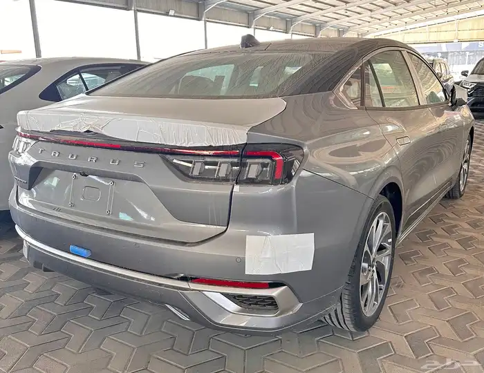 فورد تورس تيتانيوم 2025 خصم خاص 14