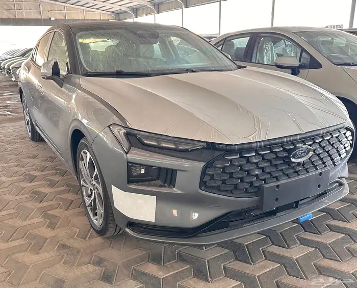 فورد تورس تيتانيوم 2025 خصم خاص 13