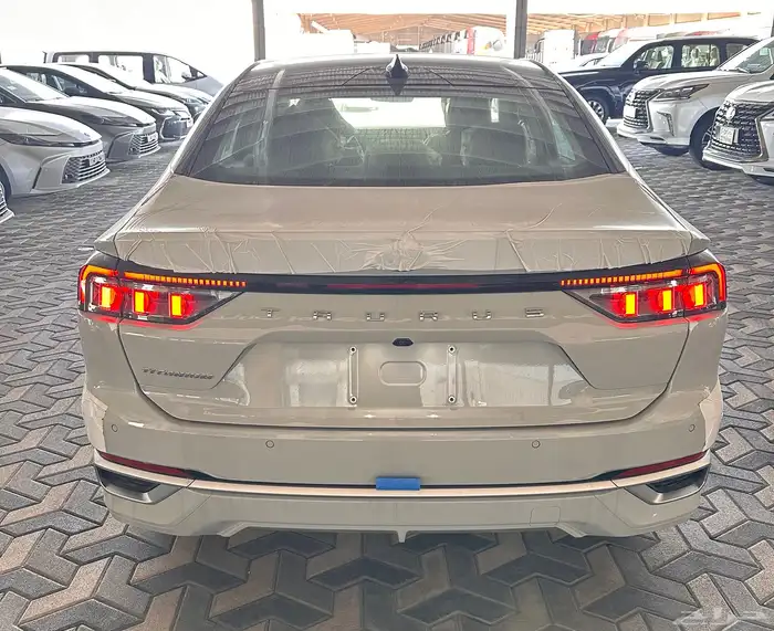 فورد تورس تيتانيوم 2025 خصم خاص 10