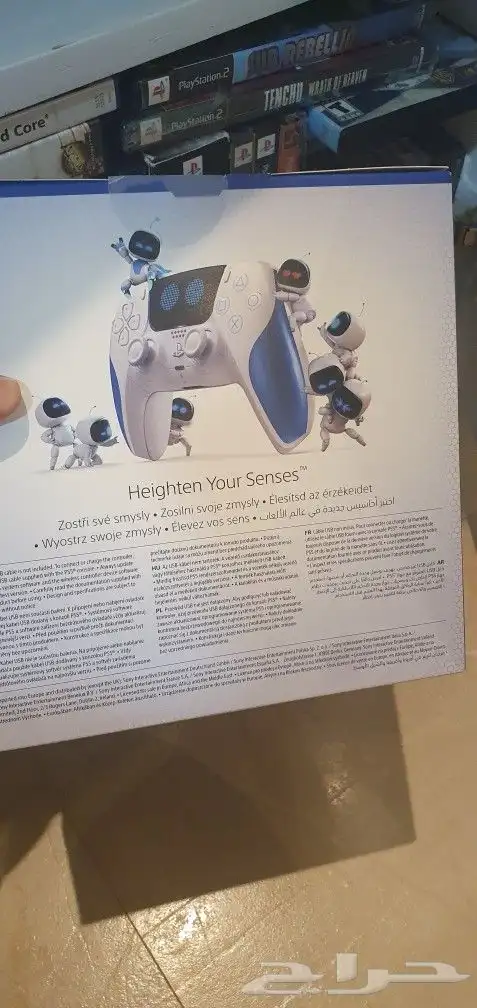 يد بلاستيشن 5 نسخة استرو بوت شكل القديم جديده 1