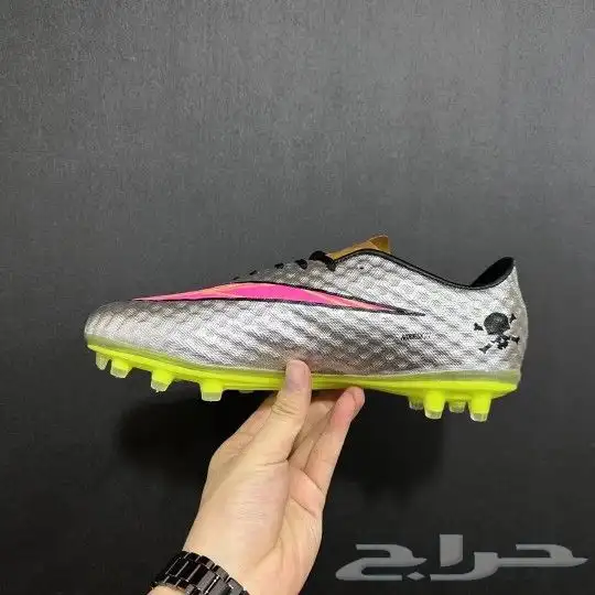 جميع شوزات و جزم نيمار القديمة والنادرة Nike hypervenom 9