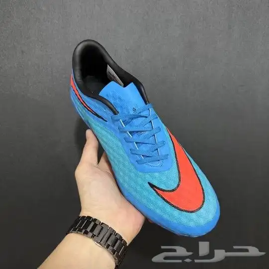 جميع شوزات و جزم نيمار القديمة والنادرة Nike hypervenom 1