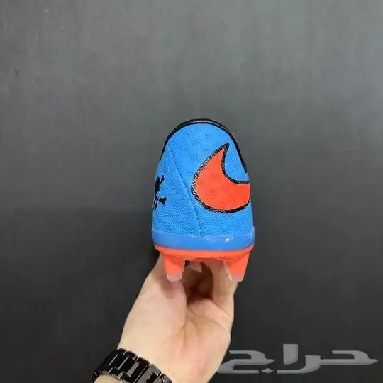 جميع شوزات و جزم نيمار القديمة والنادرة Nike hypervenom 3