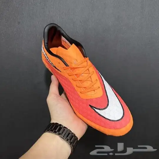 جميع شوزات و جزم نيمار القديمة والنادرة Nike hypervenom 12