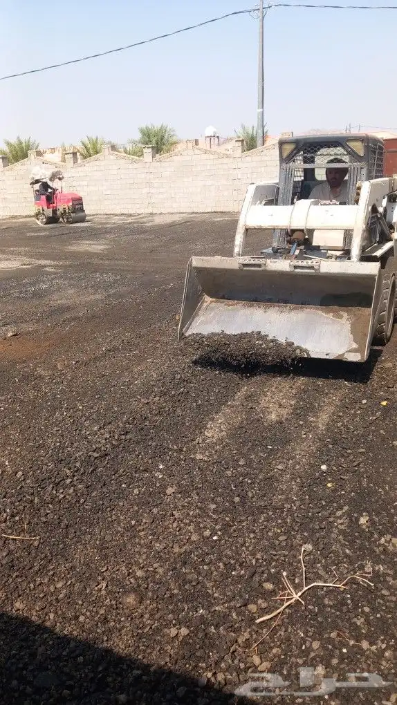 نعمل في جميع أعمال الاسفلت الجديد والمقشور توريد وتنفيذ 1