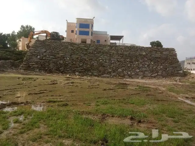 بكلين لا بنا الحجر وقص الارضي وهد العامير اتالفه 6