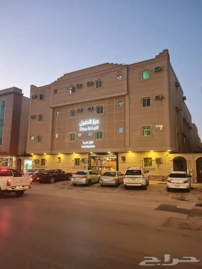 للبيع عماره شقق فندقيه شرق الرياض حي اليرموك 1