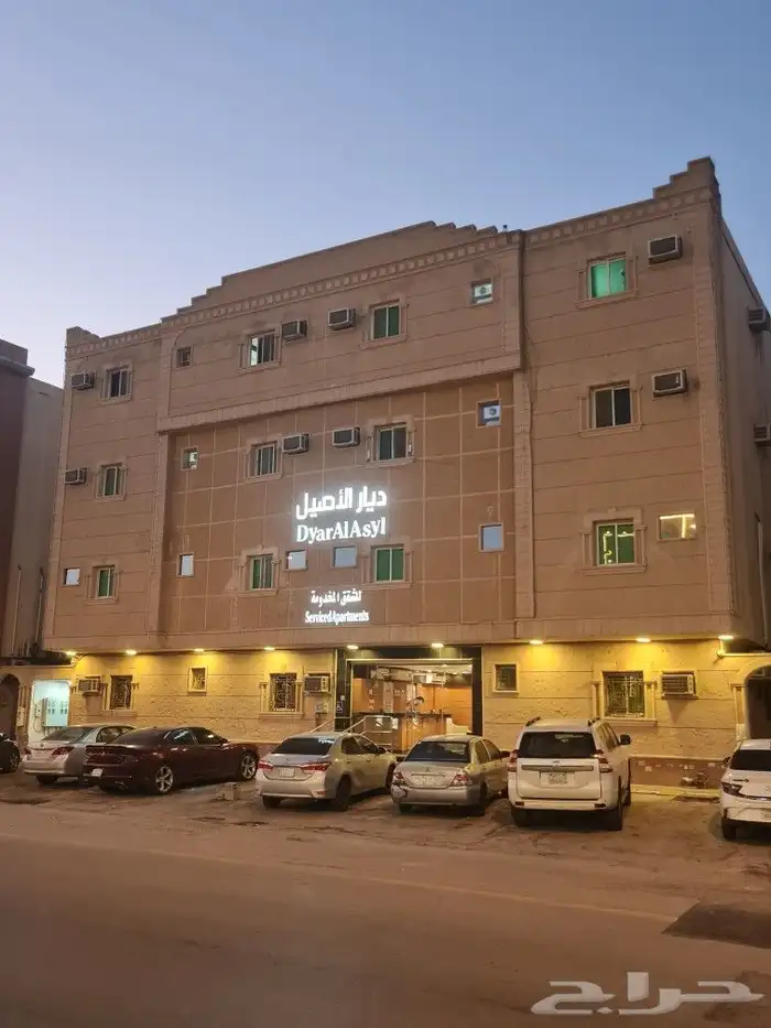 للبيع عماره شقق فندقيه شرق الرياض حي اليرموك 0