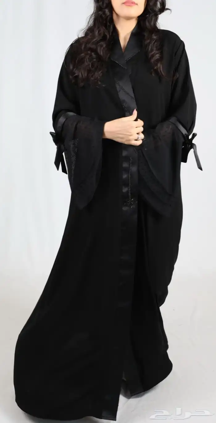 لكل عبايه حكايه عبايات فاخره تطريز وخرز وتطريز يدوي ورسم 19