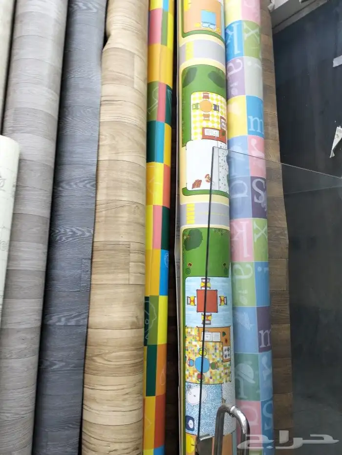 يوجد موكيت تركى وامارتى ووطني وجميع انواع الفنيل بلجيكا وفرن 9