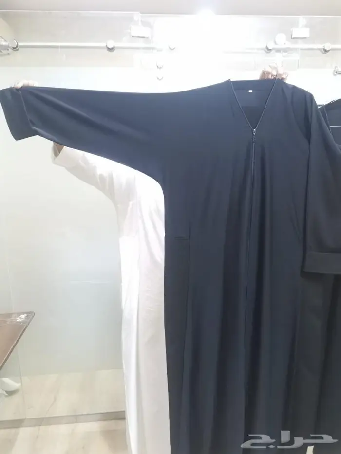 يوجدلدينا عبايات 50 درزن 0