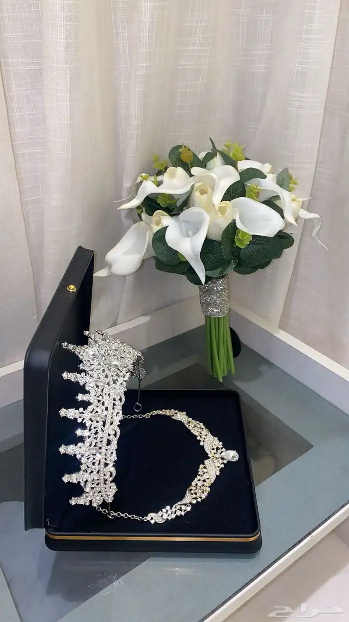 اغراض عروس للبيع (مسكة عقد سلسال وتاج  تشريعة دانتيل) 3