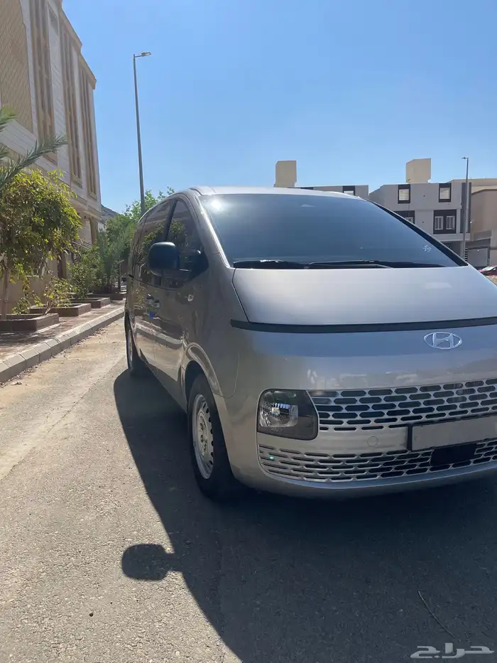 ( تم البيع )هونداي ستاريا 2023 ديزل ماشية 10 الالف فقط 8