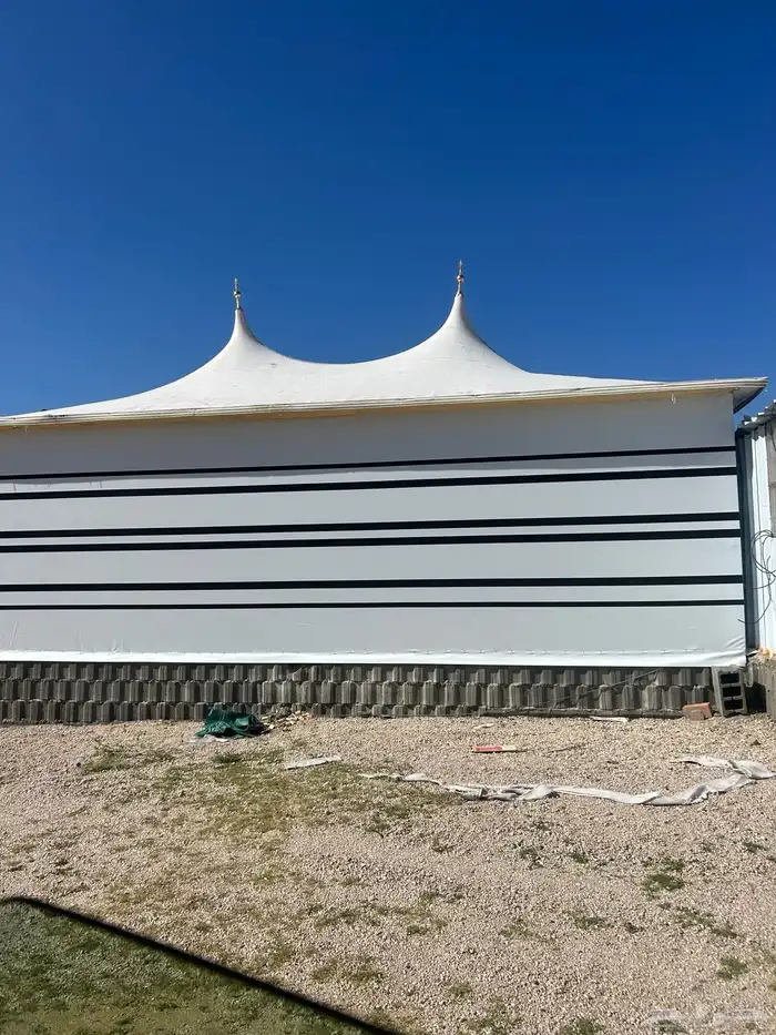 خيام الصقور الملكية 0