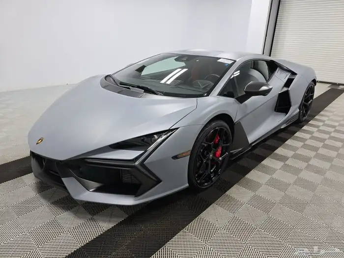 2024 Lamborghini Revuelto ريفيويلتو من النوادر اصفار 0