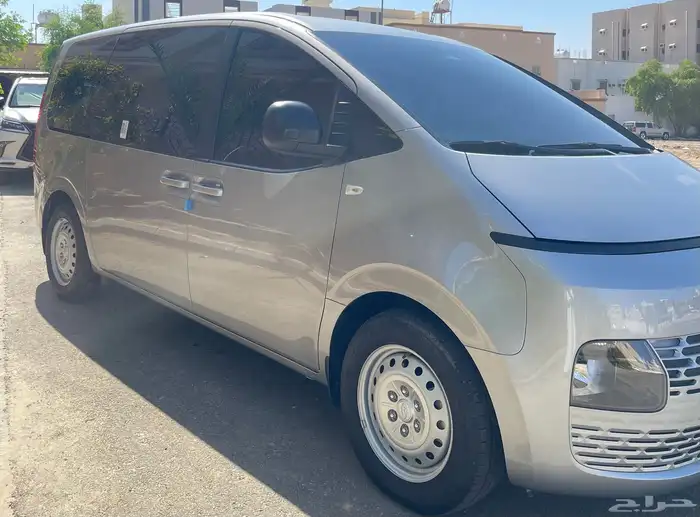 ( تم البيع )هونداي ستاريا 2023 ديزل ماشية 10 الالف فقط 9