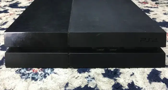 سوني فور للبيع 0