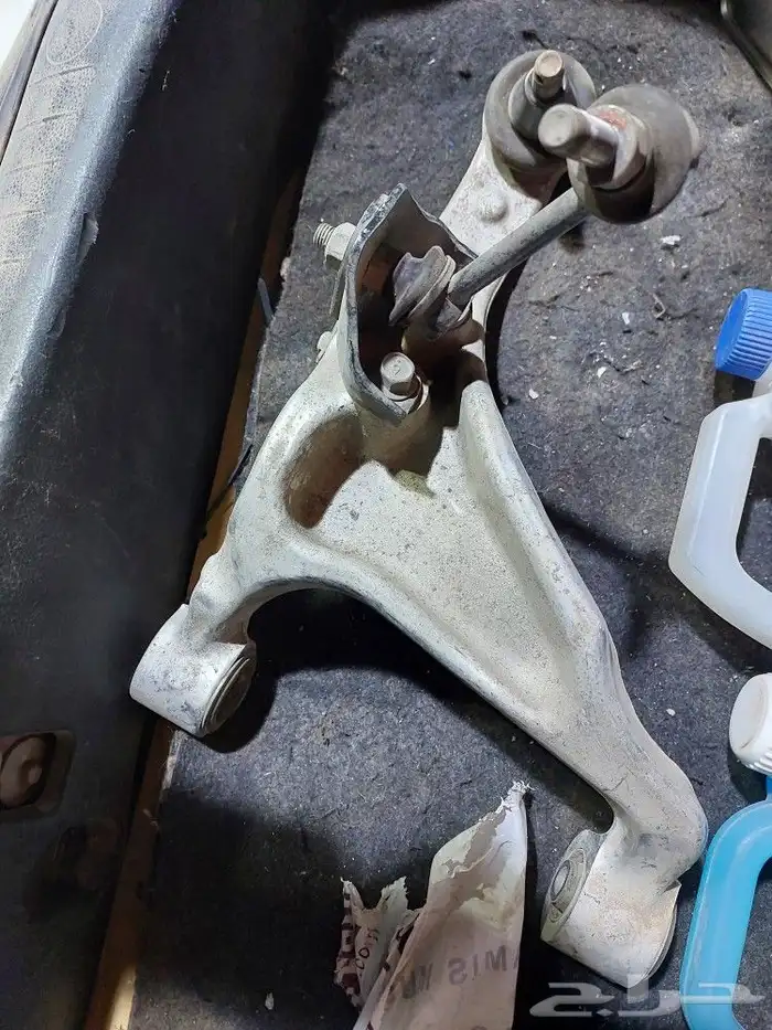 فلنجة خلفي يسار ومقص خلفي علوي يسار نيسان مكسيما 2