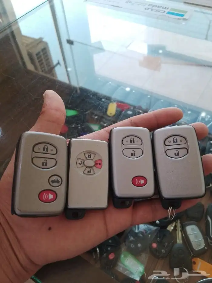 نسخ وبرمجة جميع انواع مفاتيح السيارات بدل فاقد أو اسبير 0