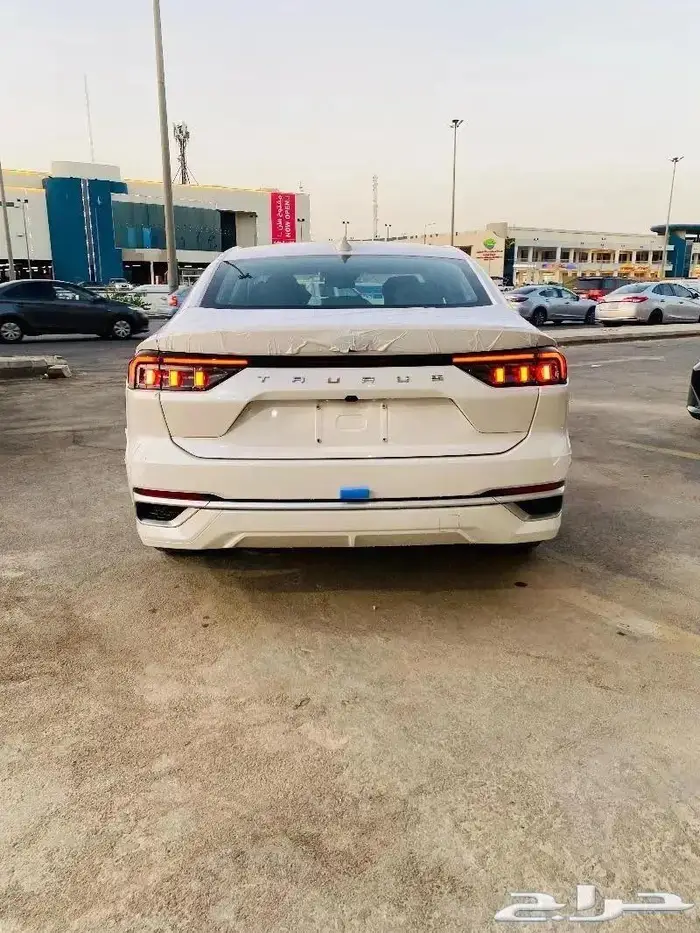 فورد تورس امبيانتى بنزين 2025 سعودى 6