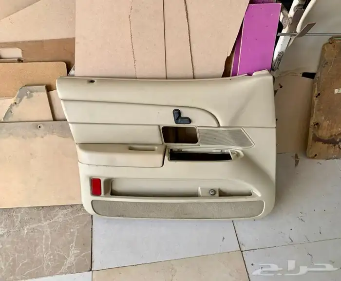 ديكور باب السايق هلوز - فورد فكتوريا 0