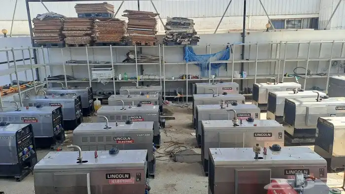 للبيع مكائن لحام لينكون شبه جديد مقاس 580و400امبير 9