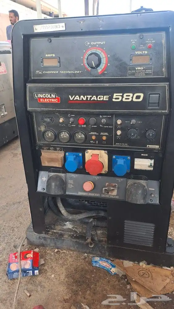 للبيع مكائن لحام لينكون شبه جديد مقاس 580و400امبير 6