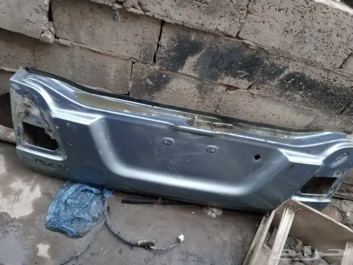 ابواب الشنطه تحت وفوق وباب خلفي يمين لاندكروزر 2007 1