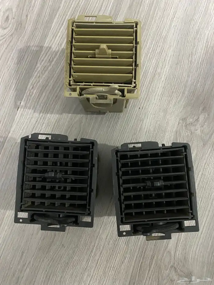 ريش مكيف وقطع كراون فكتوريا 2003_2012 عرض اليوم الوطني 4