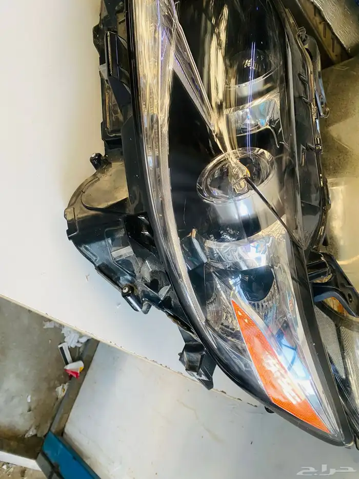 شمعه لكزس اي إس 2017 6