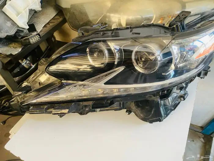 شمعه لكزس اي إس 2017 3