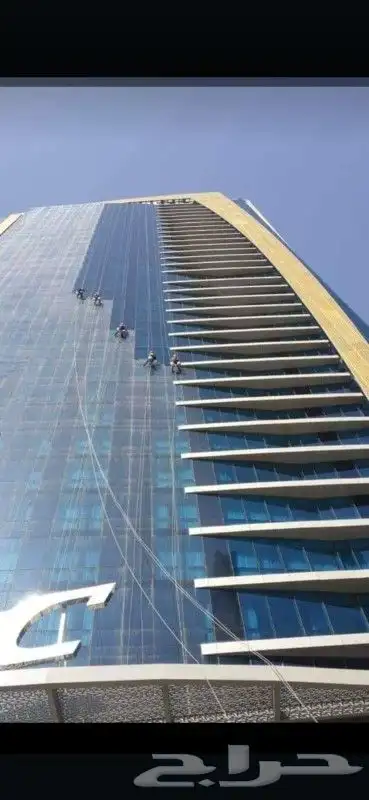 تنظيف واجهات زجاجية وكلادنج ووارضيات محلات تجارية وفلل. 1