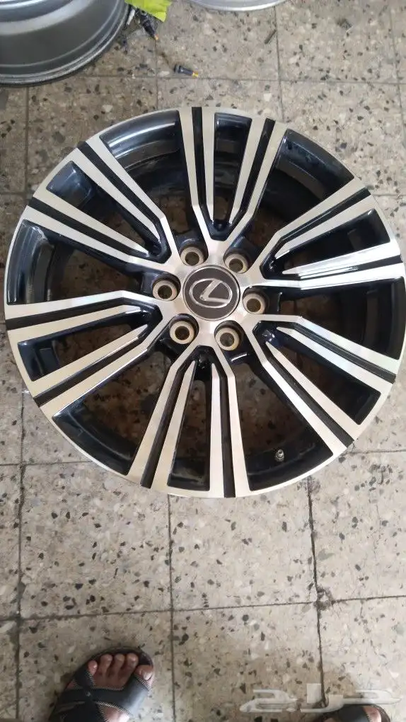 جنط لكزس اصلي وكاله نضيف 0