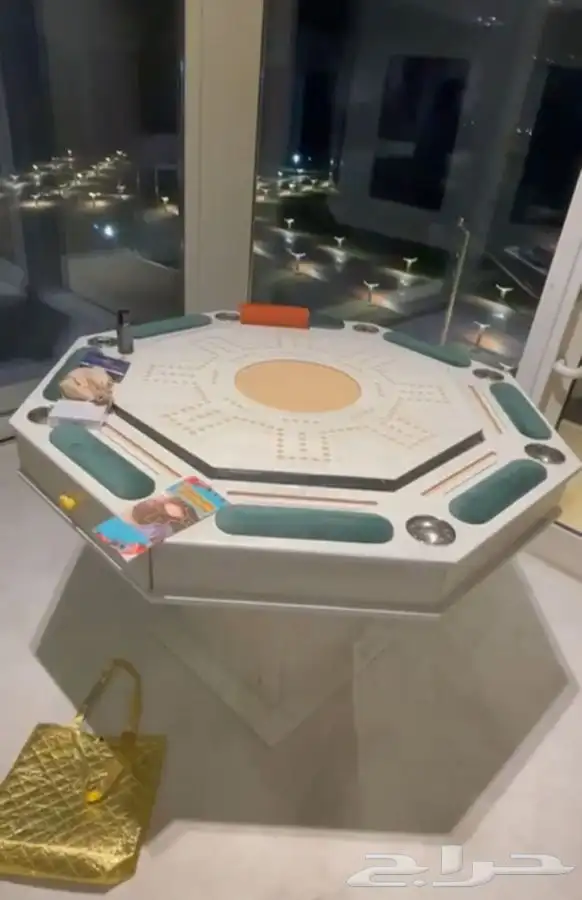 طاولات بلوت نحت او نقش خاص 70